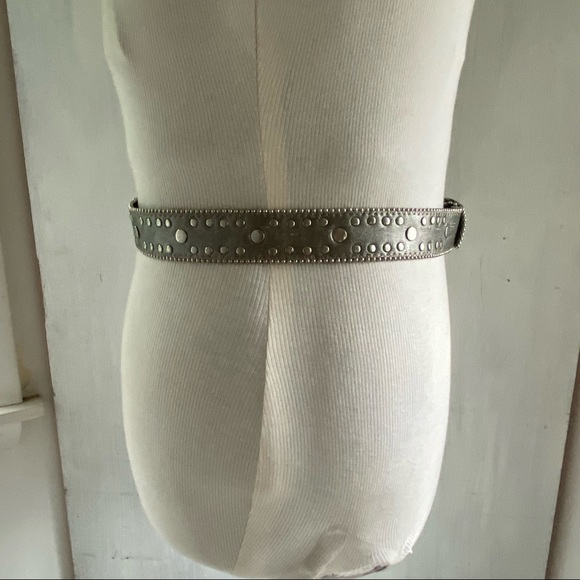 Kathy van Zeeland buckle stud back leather belt - Picture 10 of 15